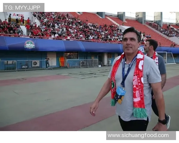 男生心目中的足球偶像盘点最受欢迎的明星球员与他们的传奇故事 男生心目中的足球偶像盘点最受欢迎的明星球员与他们的传奇故事