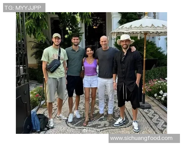 足球明星的妻子在派对上翩翩起舞展现优雅魅力引发热议 足球明星的妻子在派对上翩翩起舞展现优雅魅力引发热议